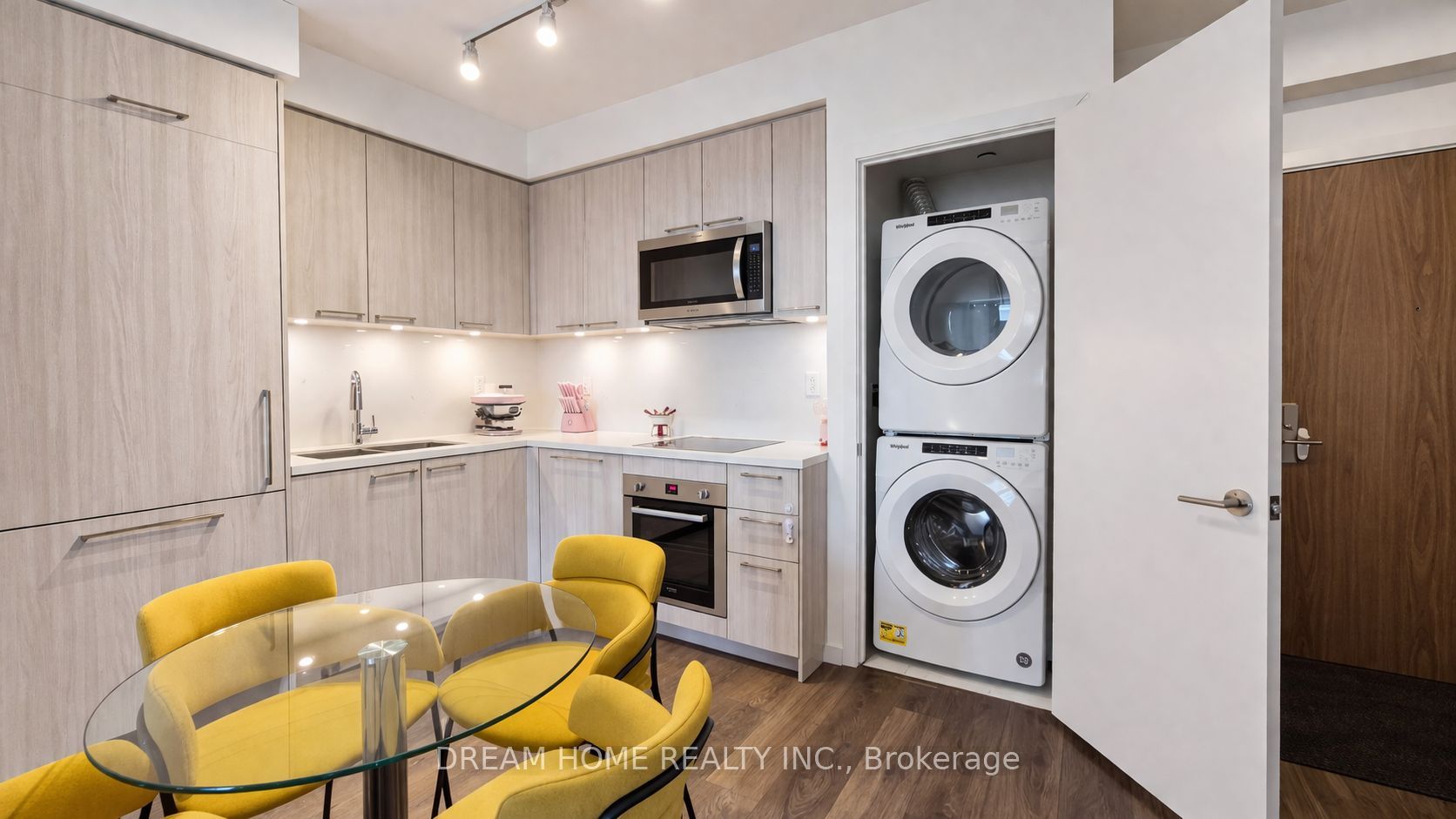 1 Grandview Avenue 2302