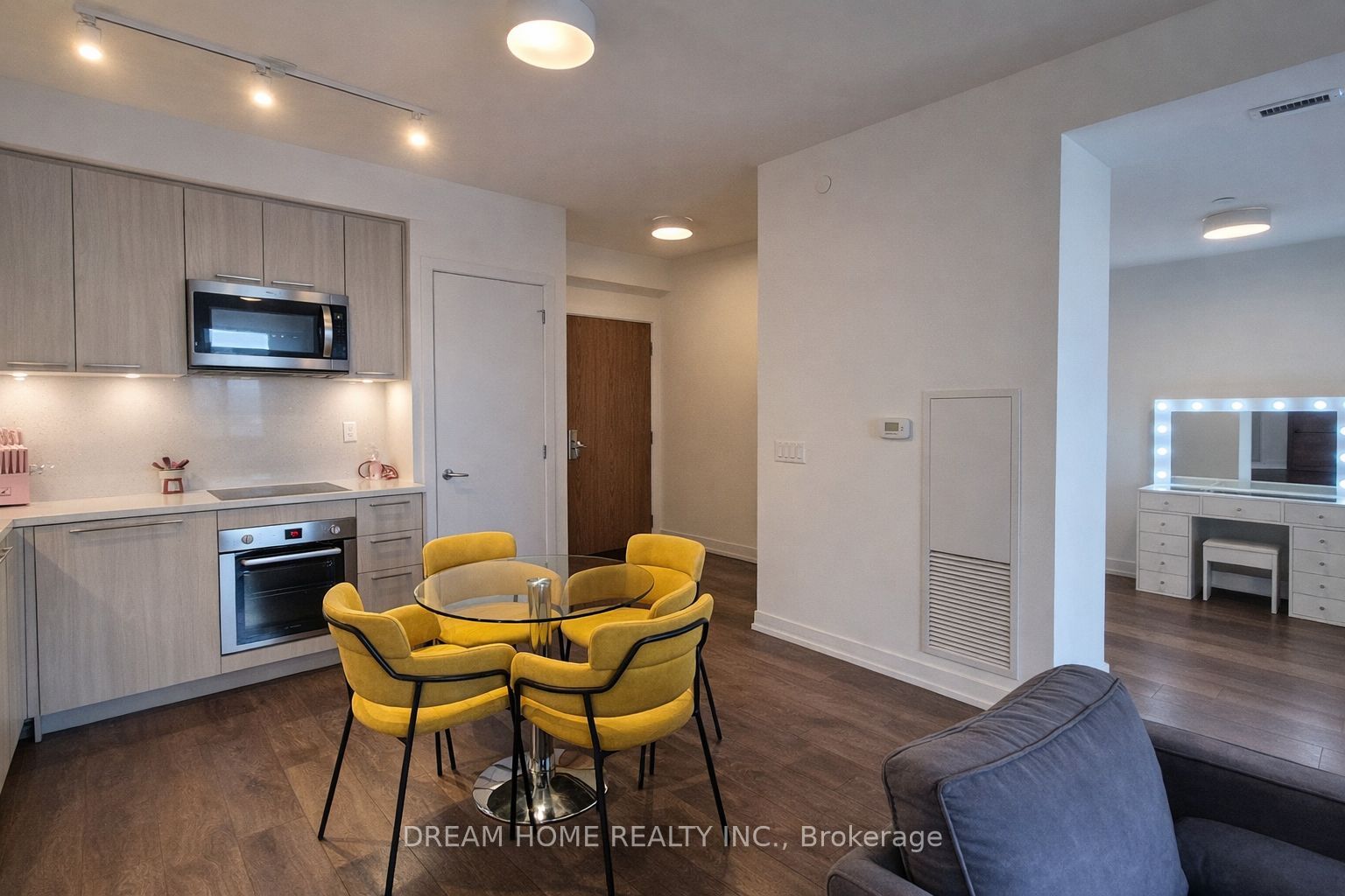 1 Grandview Avenue 2302