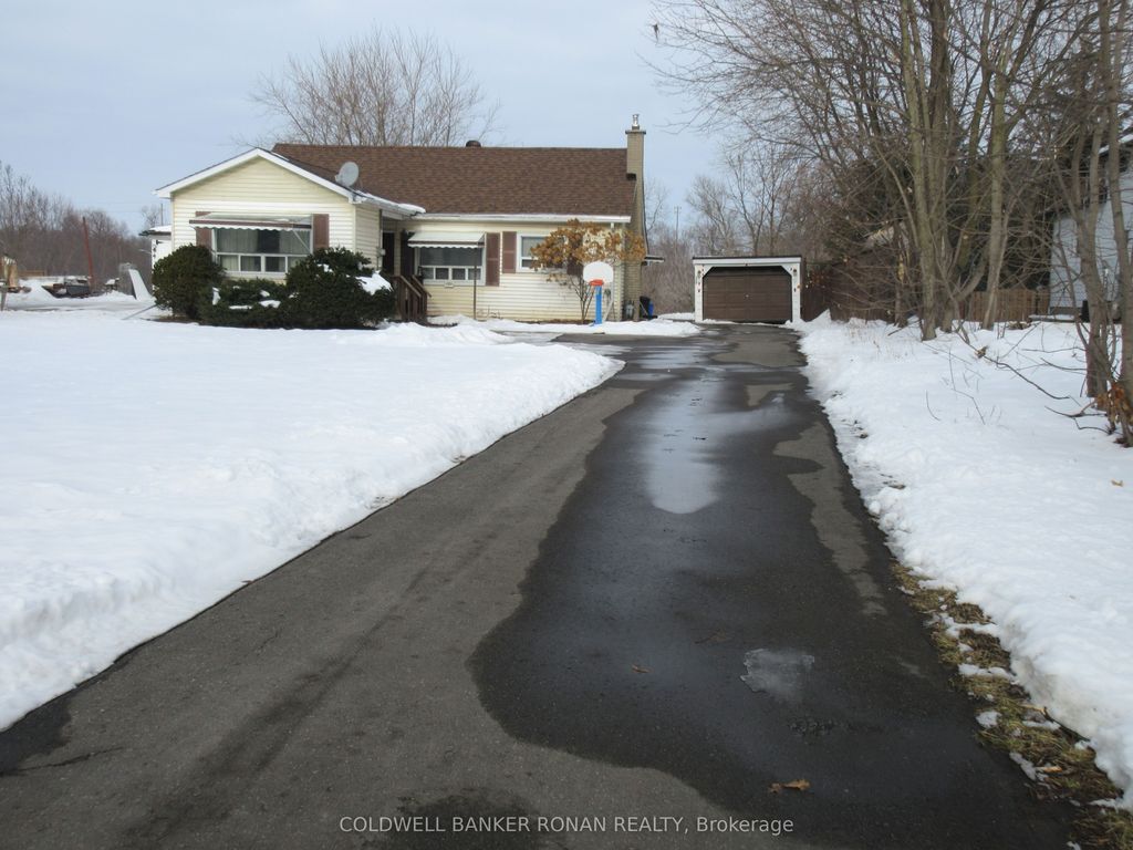Photo of 194 Victoria Street W, New Tecumseth, ON L9R 1L9 (MLS # N12900216)