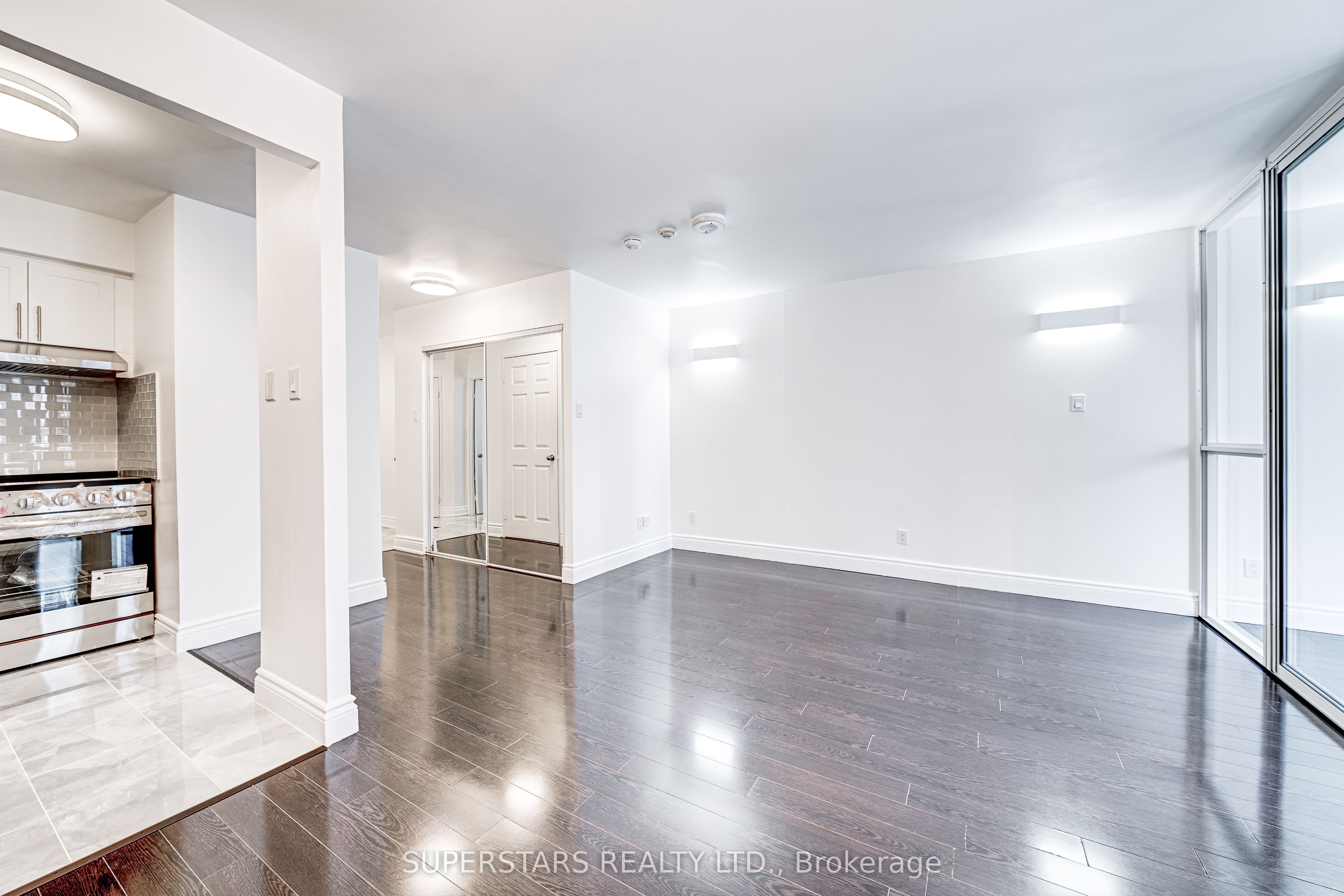 55 Centre Avenue 2104