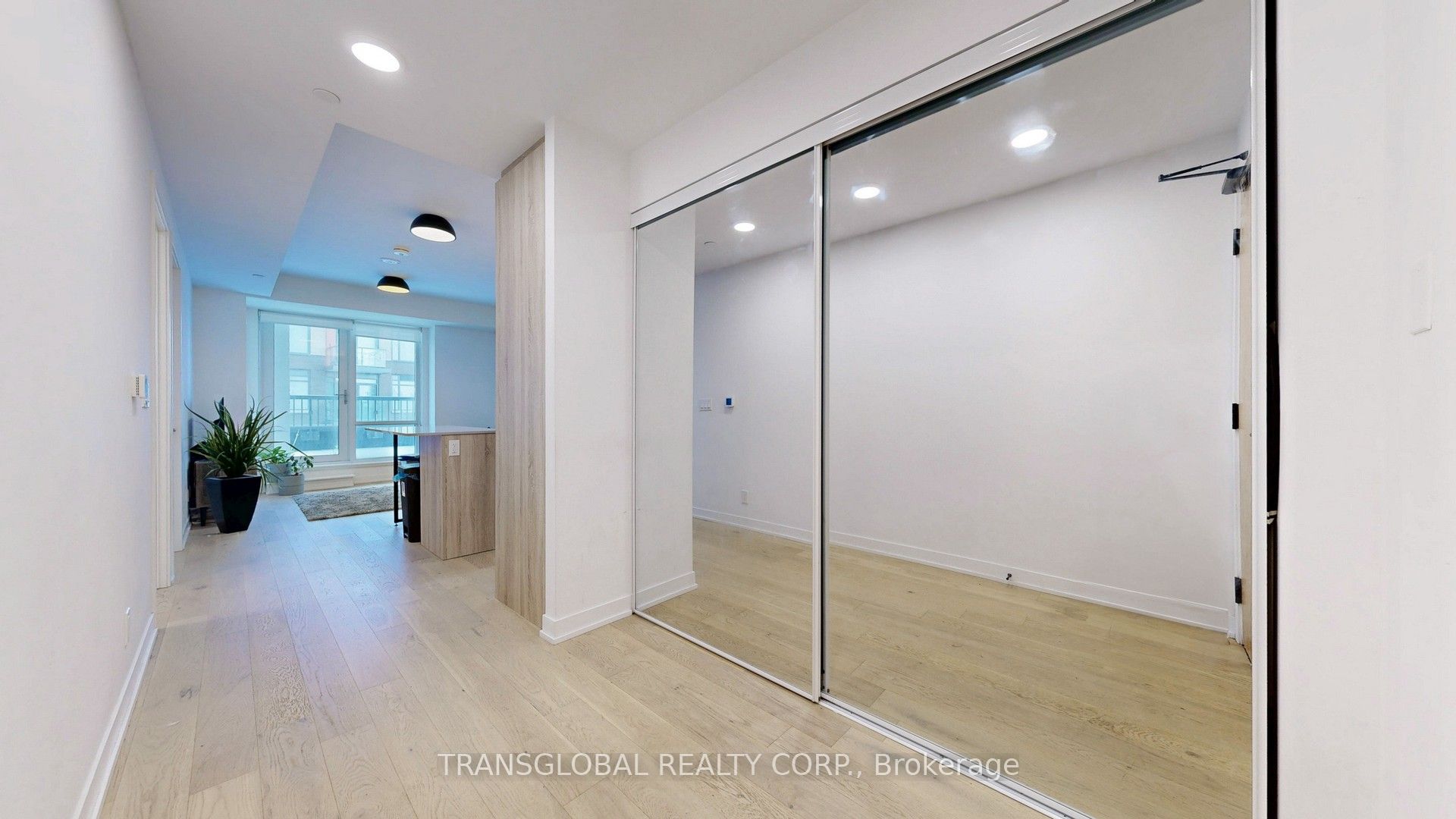 7950 Bathurst Street 202