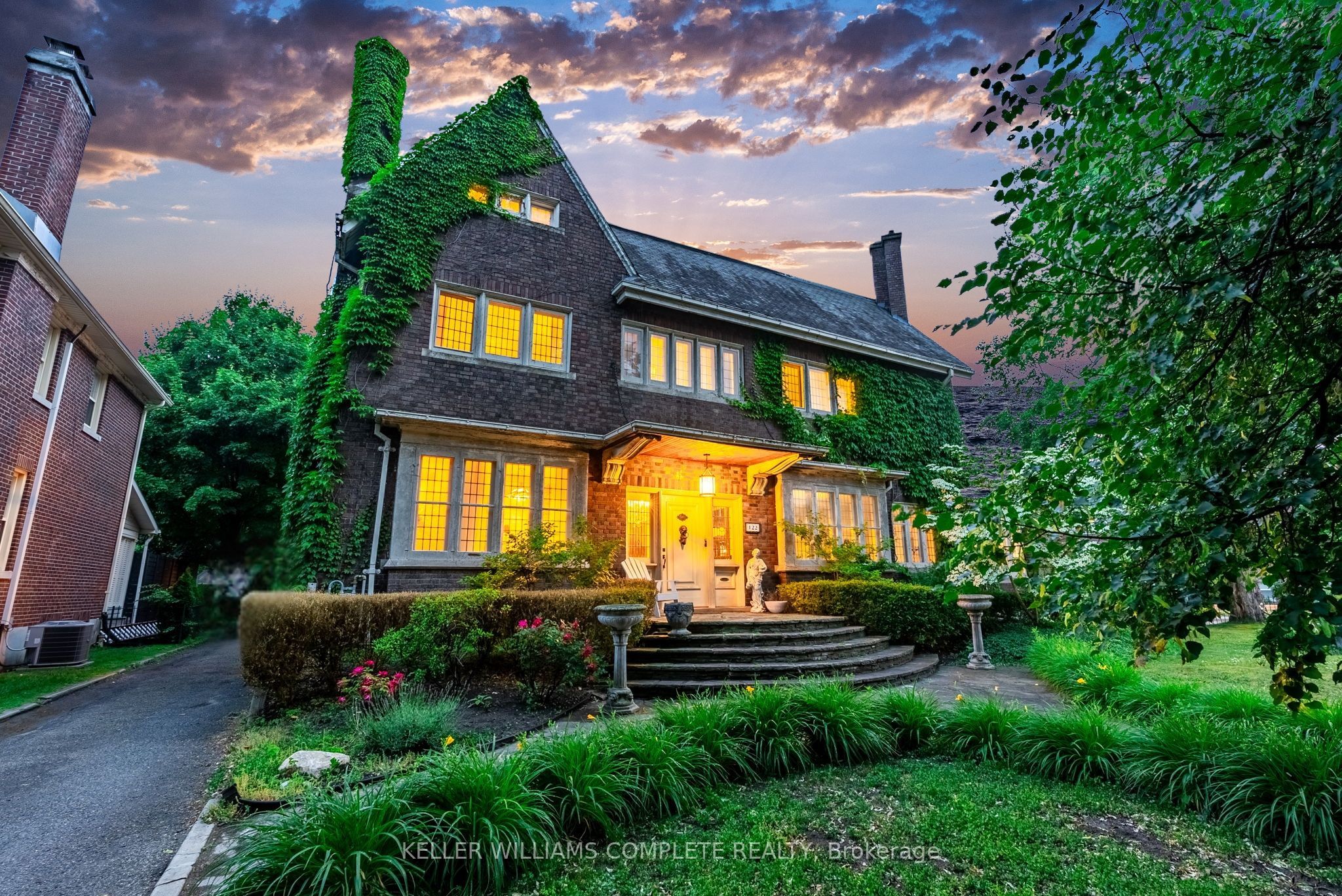 Photo 1 of 50 — 122 Dufferin Avenue, Brantford, ON N3T 4R1
