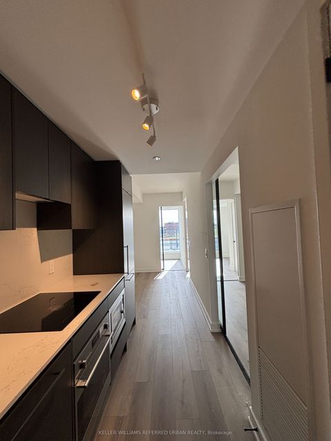 5 Lakeview Avenue 606 Toronto ON M6J 0H3