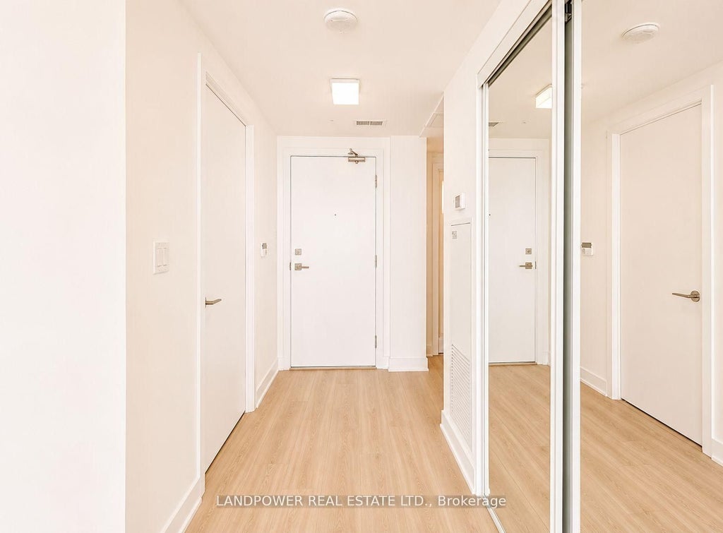 Photo of 12 York Street #5101, Toronto, ON M5J 0A9 (MLS # C13802850)