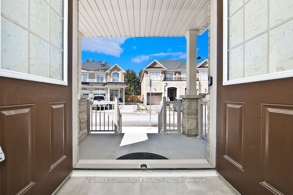 Photo of 33 Liam Lane, Markham, ON L3S 3J5 (MLS # N12994124)