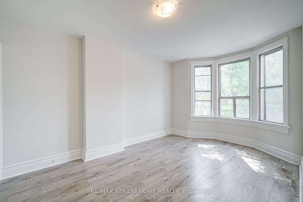 Photo of 1000 Dundas Street W, Toronto, ON M6J 1W6 (MLS # C12350525)