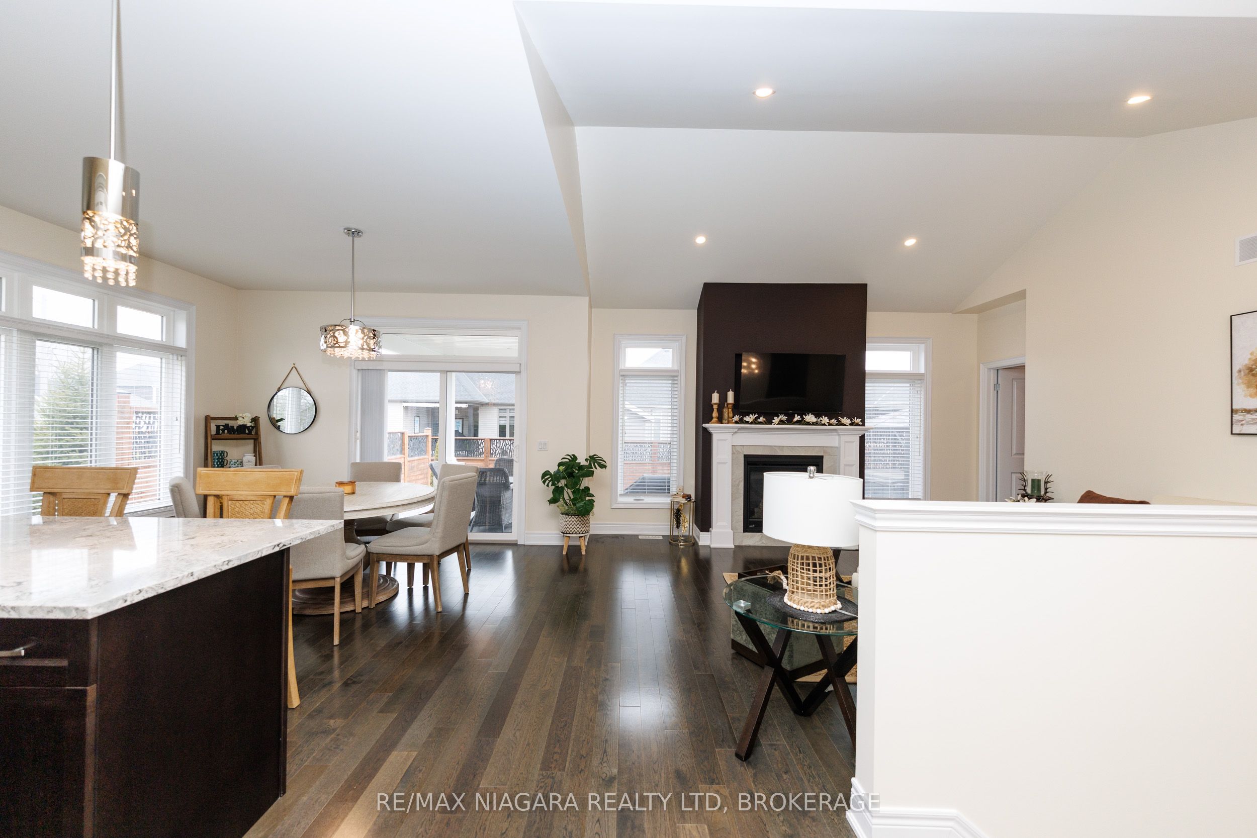 4049 Village Creek Drive