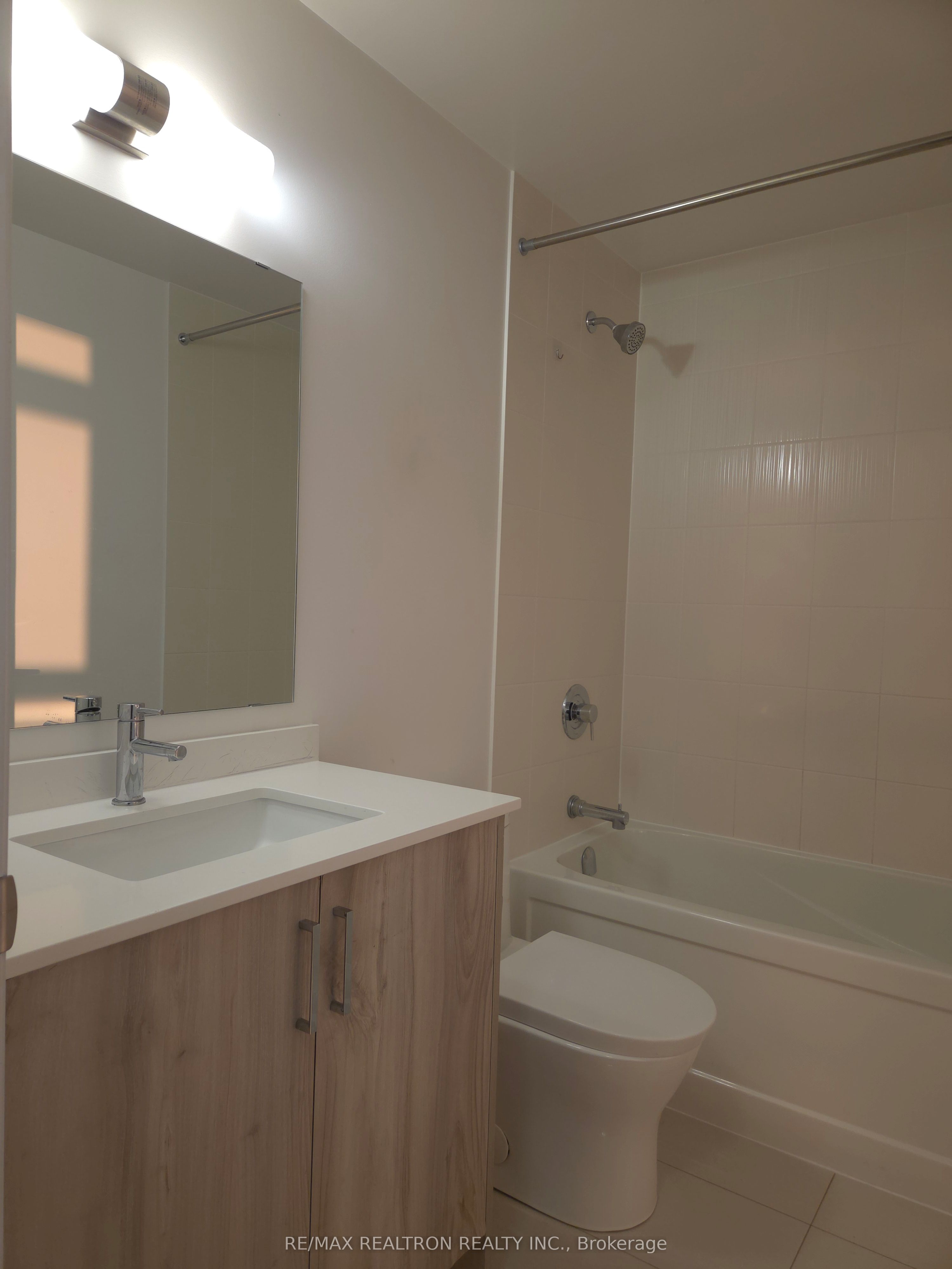 10 Gatineau Drive 709