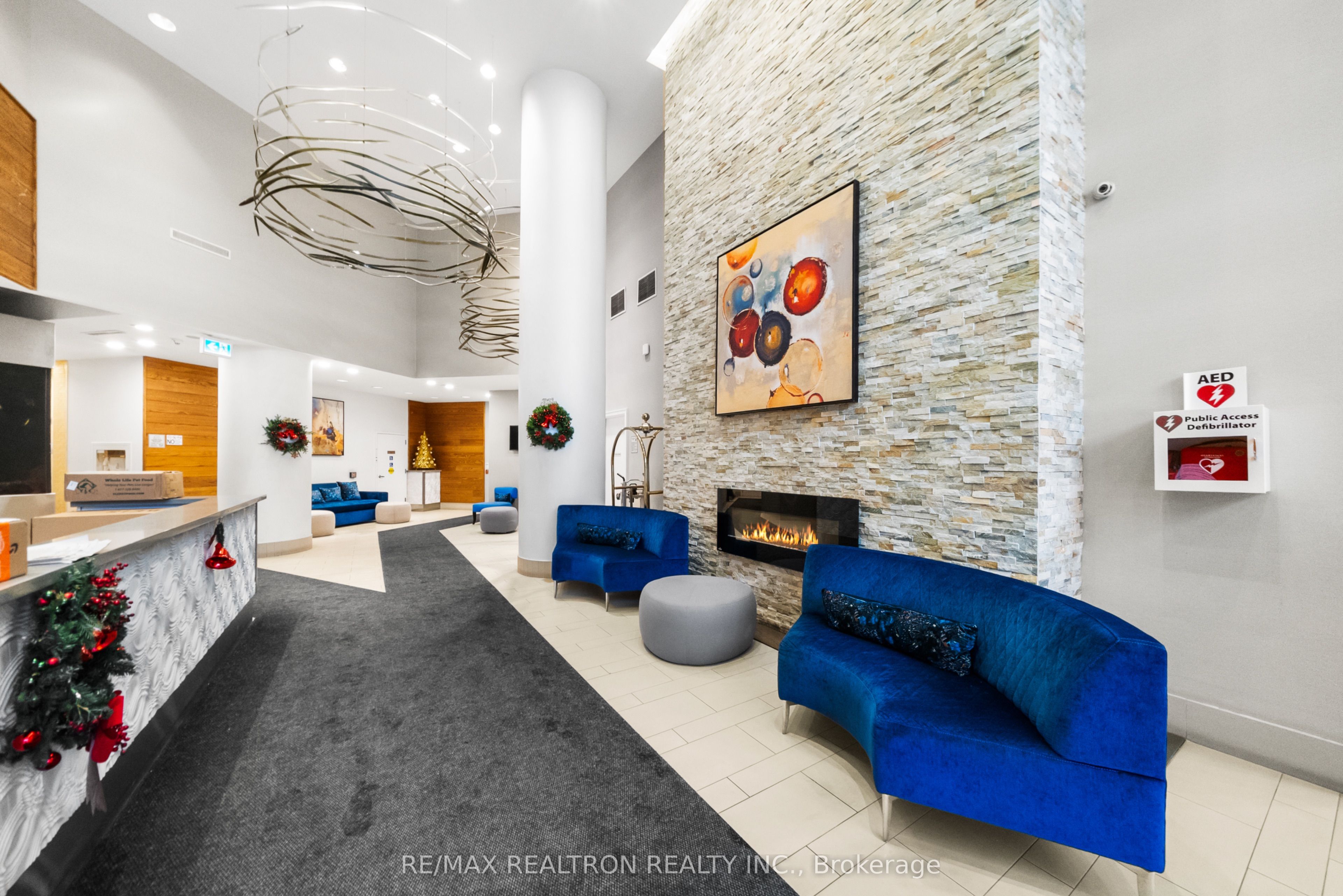 2230 Lake Shore Boulevard W 2008