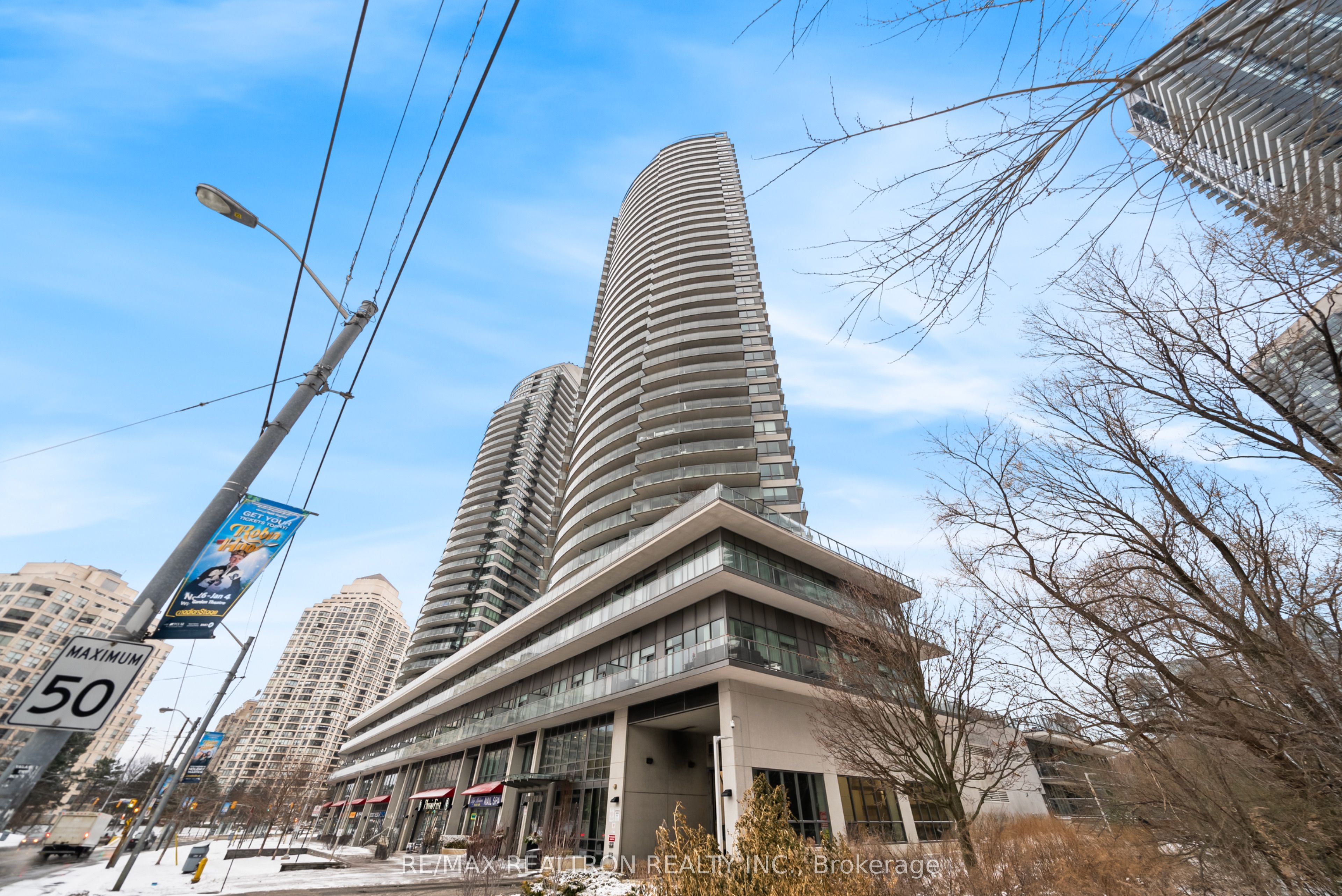 2230 Lake Shore Boulevard W 2008