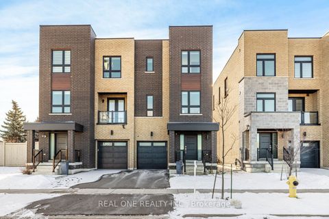 5 Gridiron Gate Vaughan ON L4H 4W8