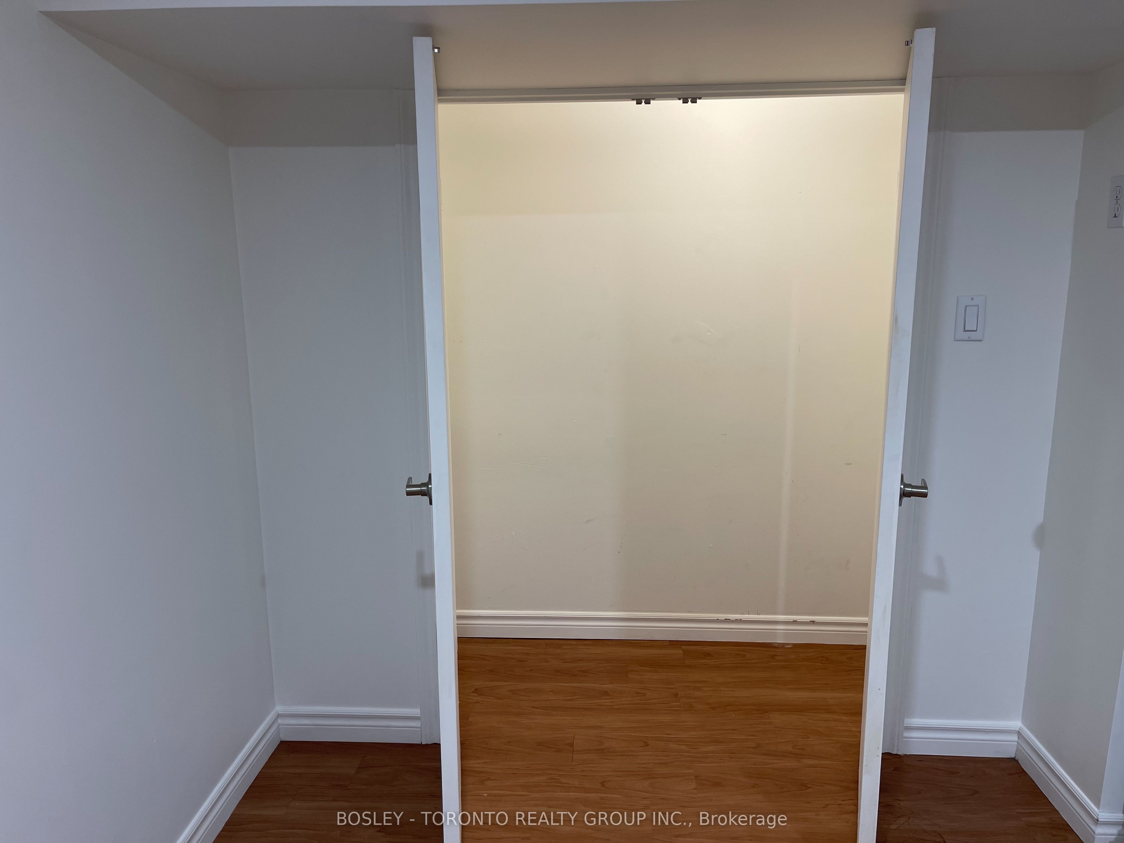 216 Geoffrey Street Lower