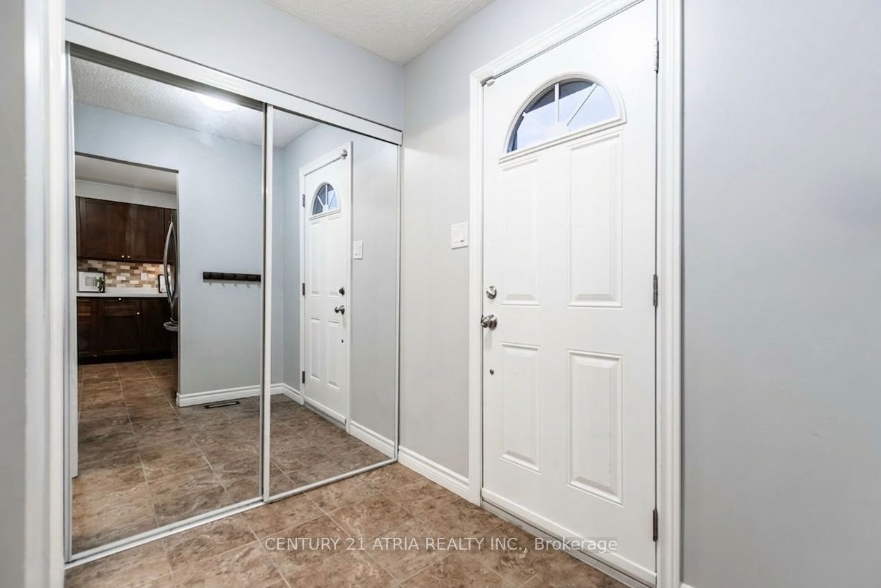 2825 Gananoque Drive 41