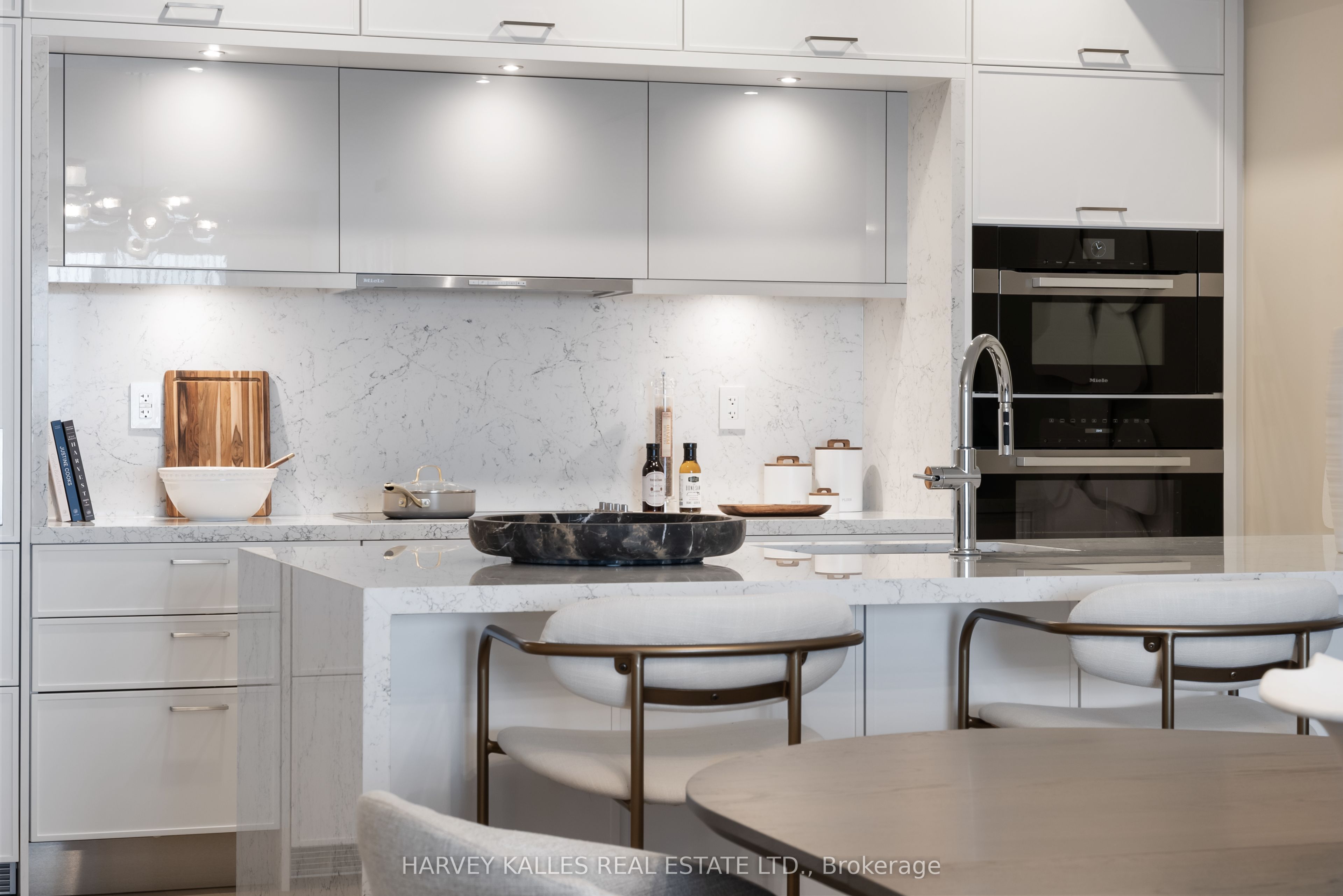 155 Merchants' Wharf N/A 306