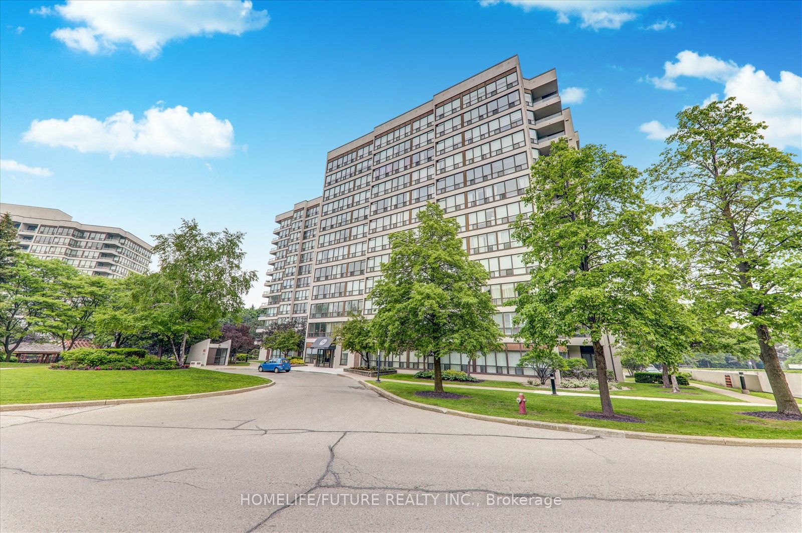 12 Laurelcrest Street 1004