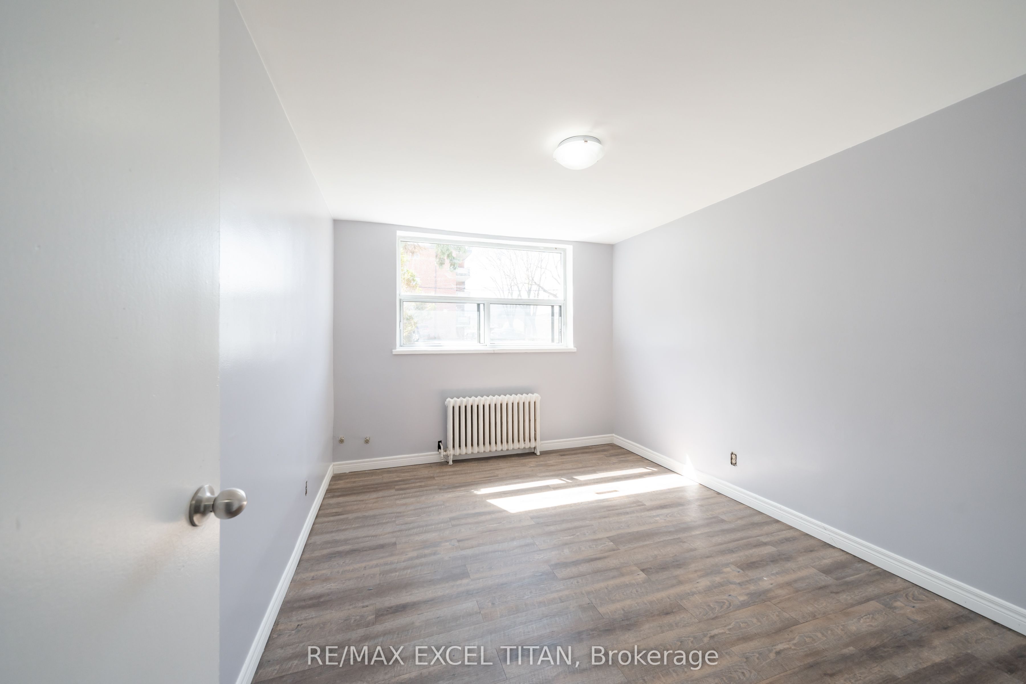 799 Robinson Street 3