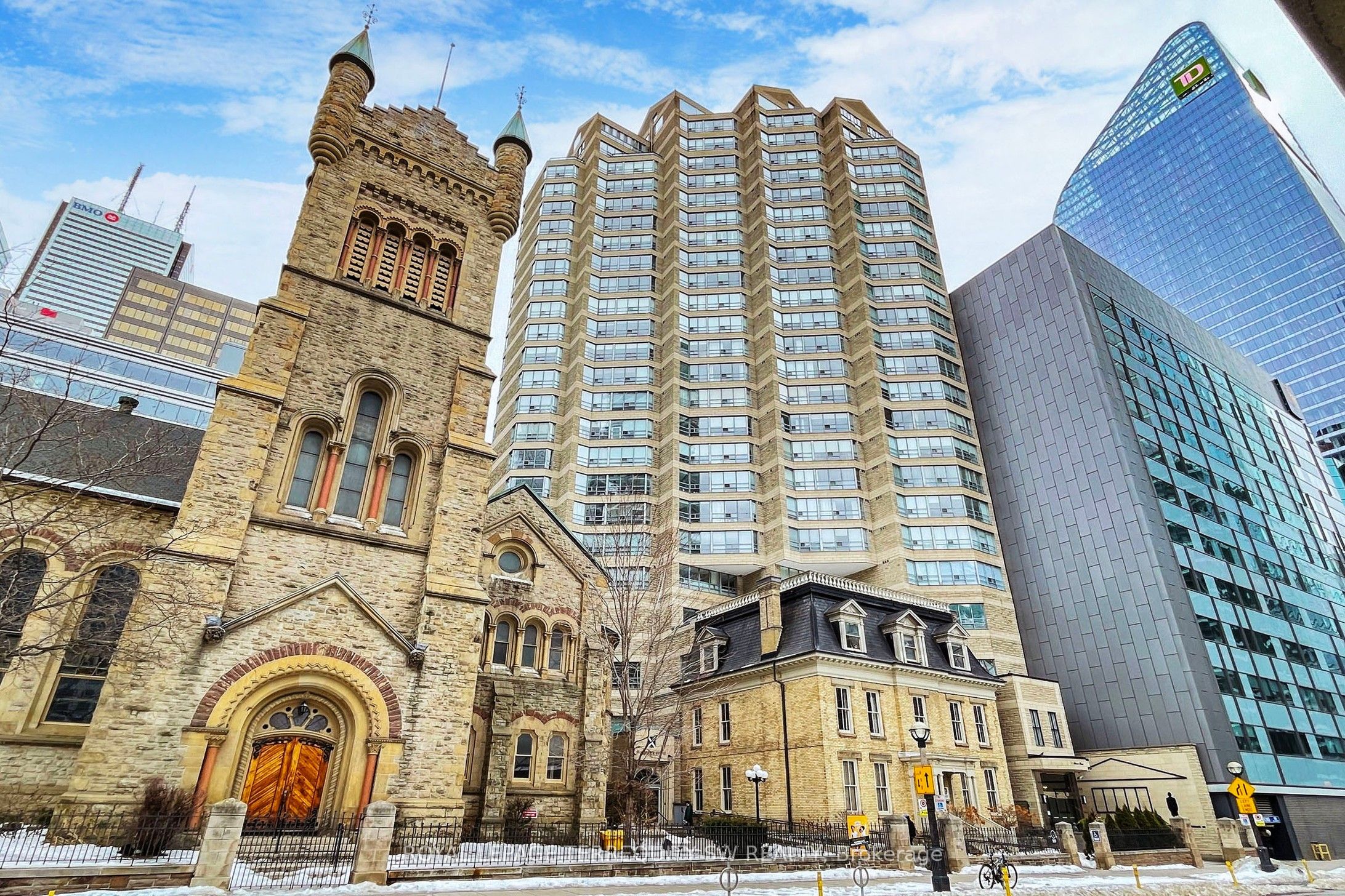 Photo 1 of 37 — 71 Simcoe Street 2001, Toronto, ON M5J 2S9