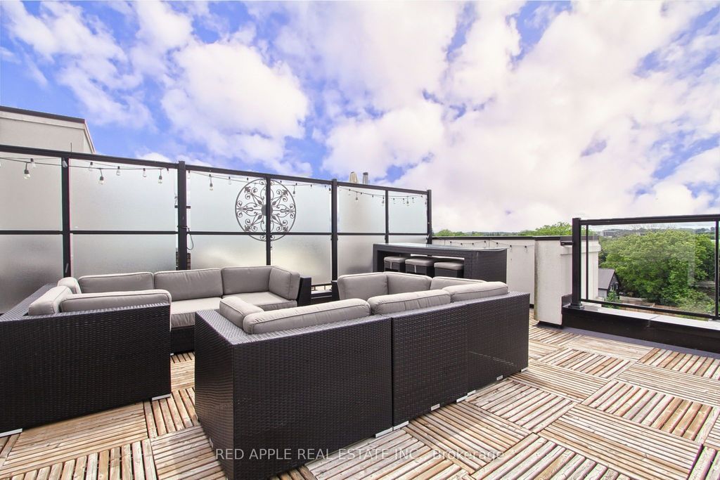 Photo of 600 Alex Gardner Circle #110, Aurora, ON L4G 3G5 (MLS # N13079012)