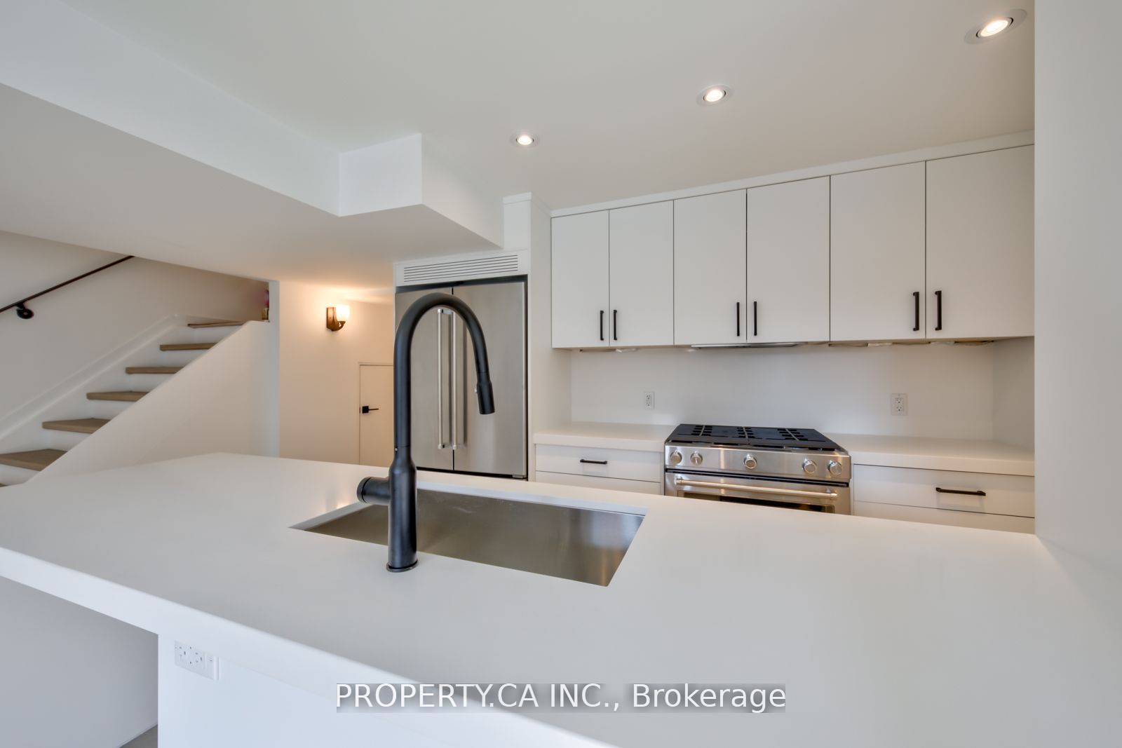 572 Palmerston Avenue Lower