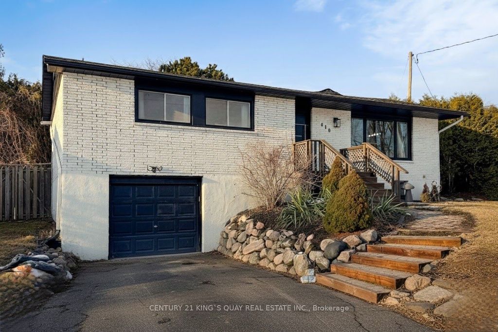 Photo of 618 Sunset Boulevard, Clarington, ON L1B 1C9 (MLS # E12906402)