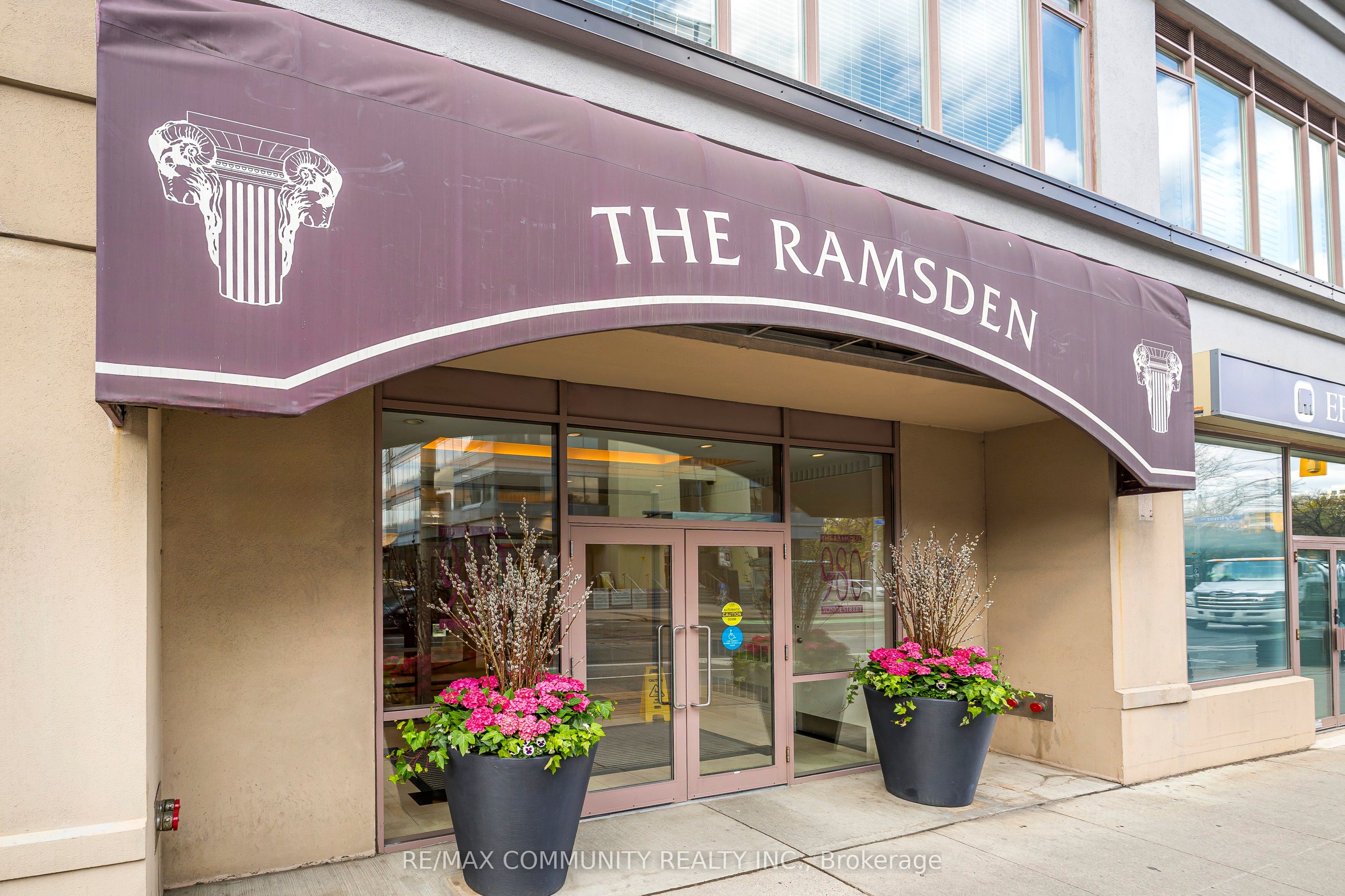 980 Yonge Street 513