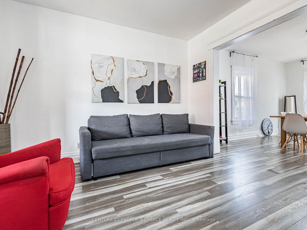 Photo of 5001 Kitchener Street, Niagara Falls, ON L2G 1A9 (MLS # X13859366)