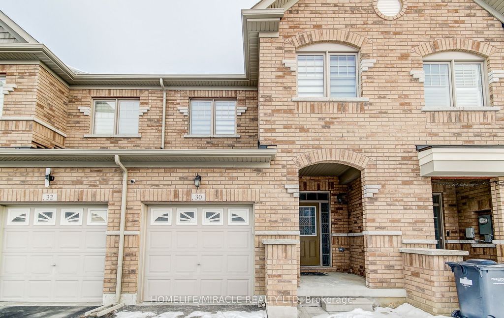 Photo of 30 Davenfield Circle, Brampton, ON L6P 4M2 (MLS # W12829124)