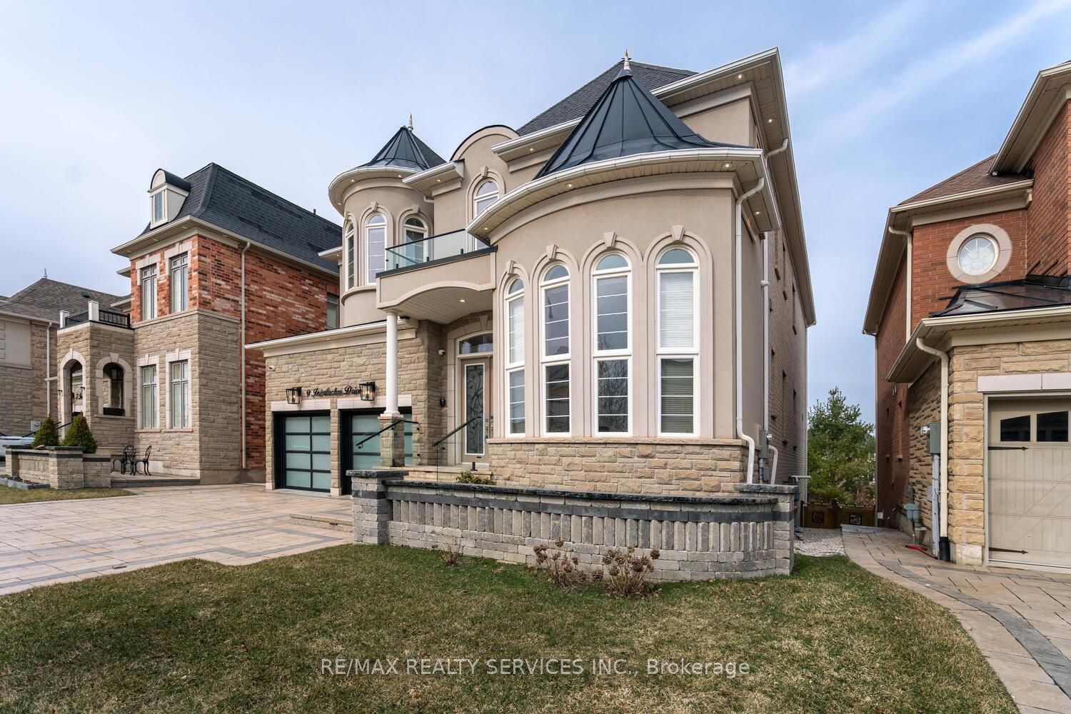 9 Interlacken Drive