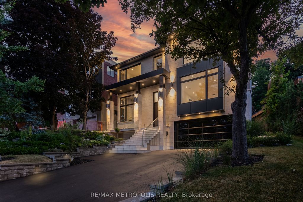 Photo of 12 Bearwood Drive, Toronto, ON M9A 4G4 (MLS # W12335582)