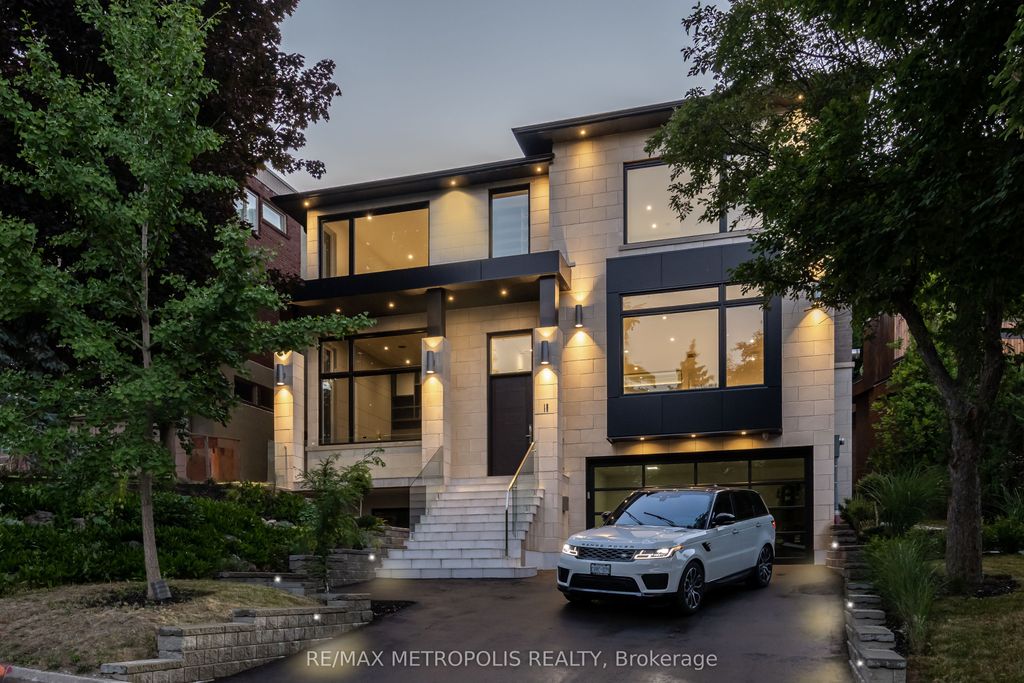 Photo of 12 Bearwood Drive, Toronto, ON M9A 4G4 (MLS # W12335582)