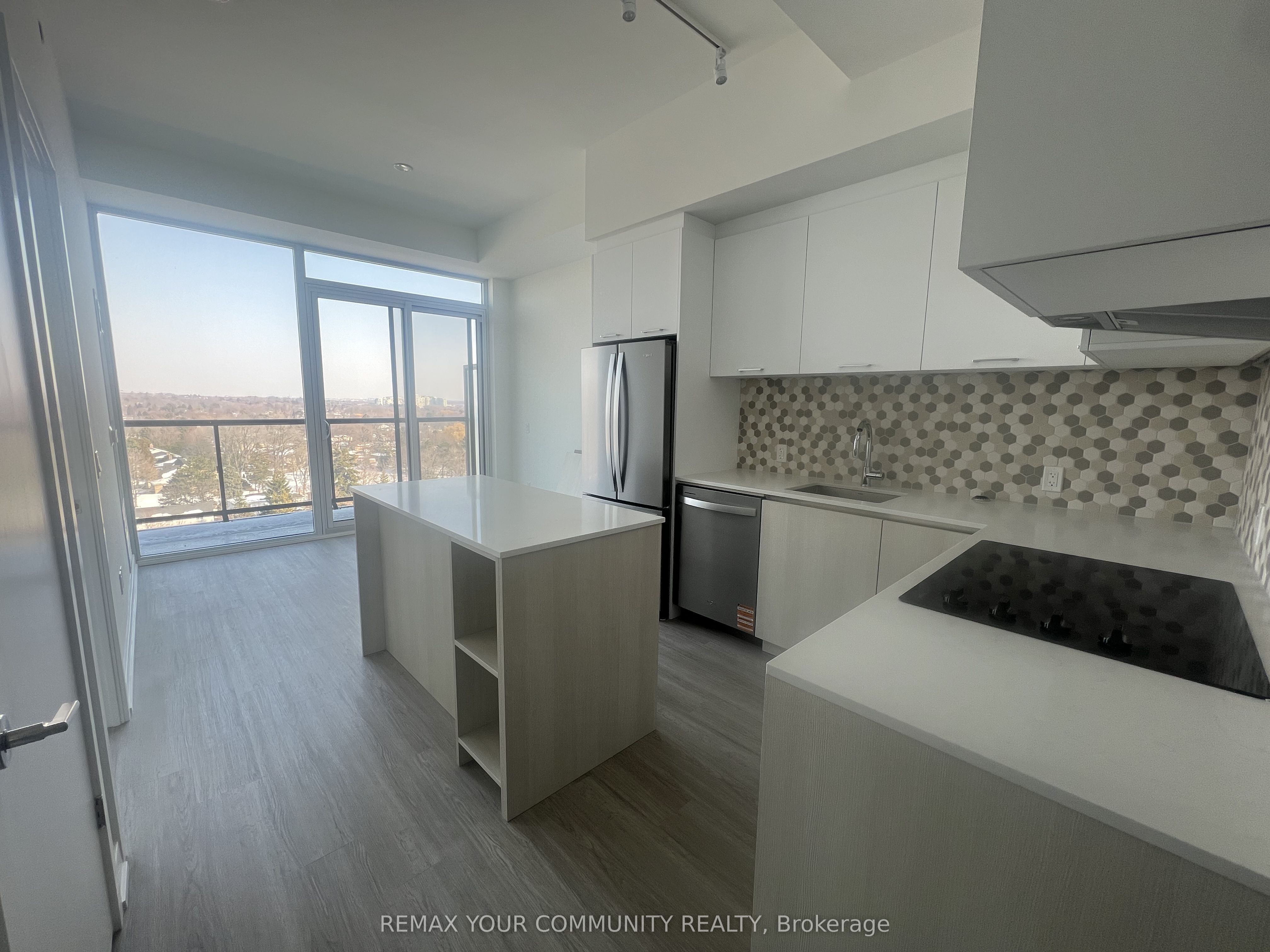 8188 Yonge Street 912