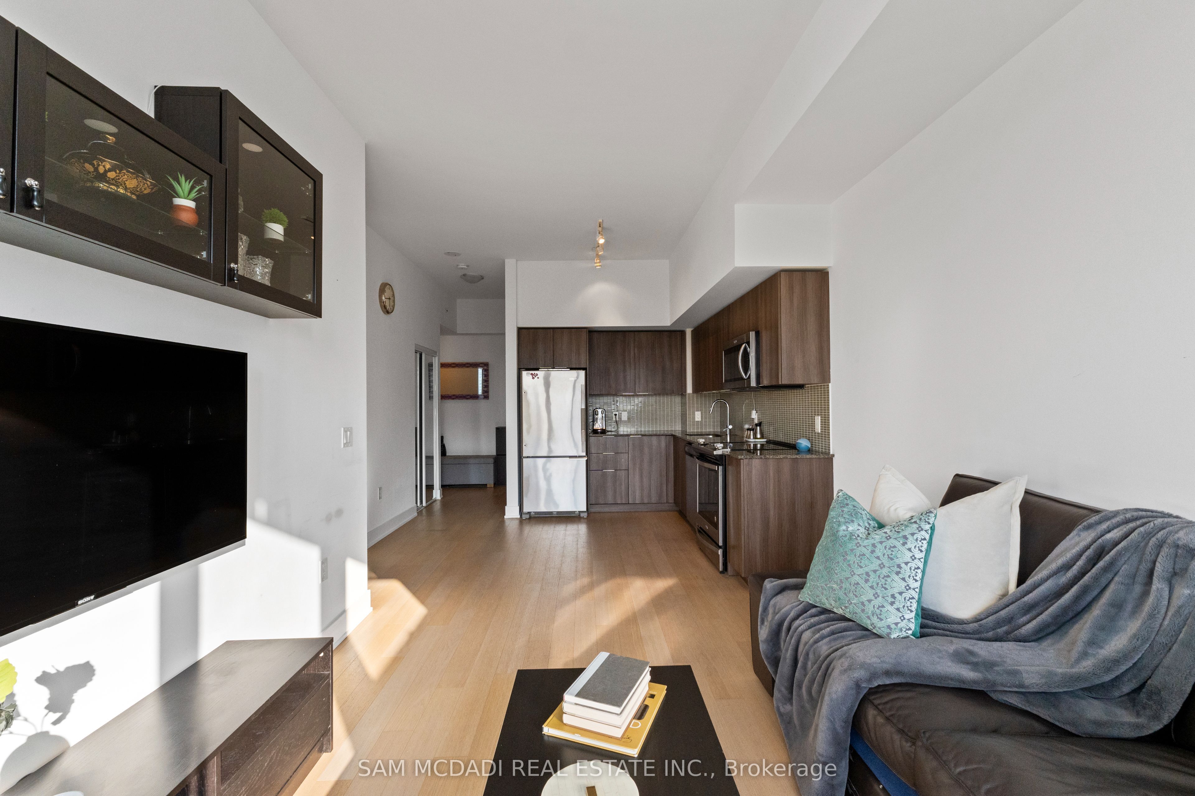 30 Shore Breeze Drive W 1012
