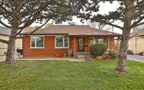 83 Hammond Road Mississauga ON L5M 2A3