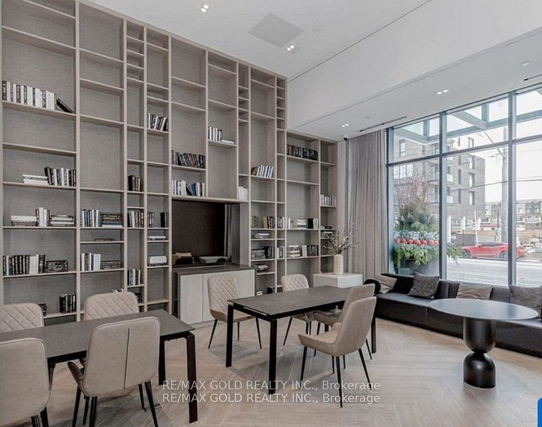 2450 Old Bronte Road W 723