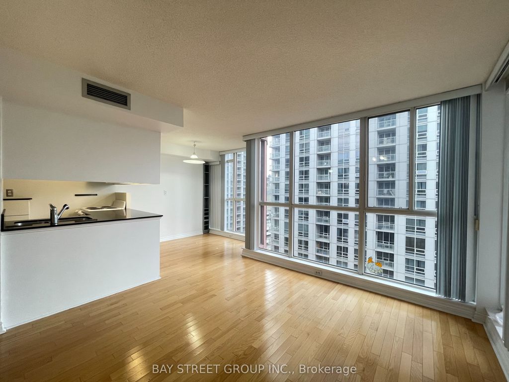 Photo of 736 Bay Street #1910, Toronto, ON M5G 2M4 (MLS # C12100356)