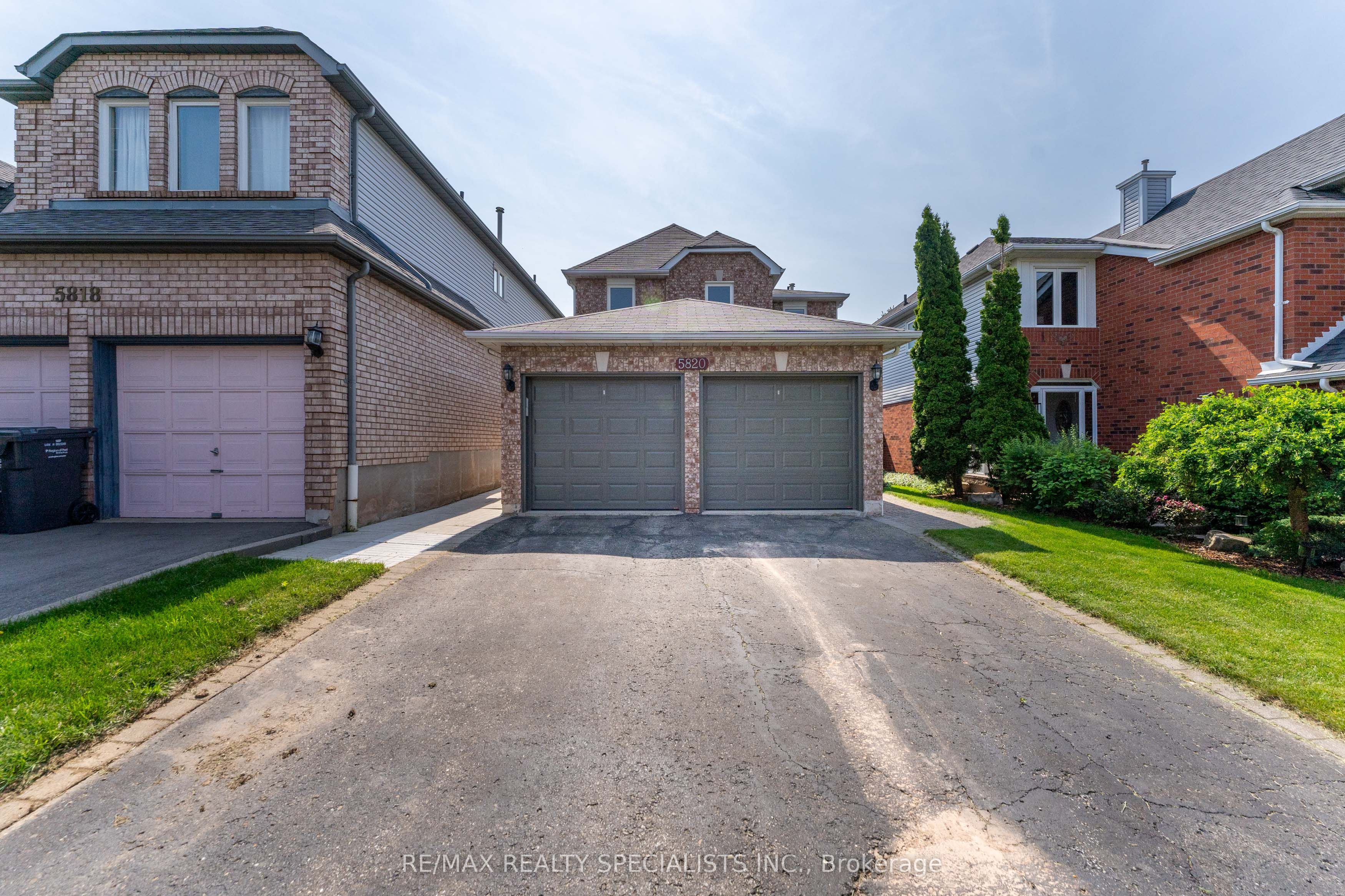 5820 Tayside Crescent