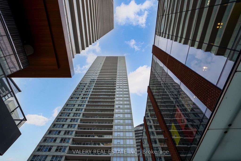 Photo of 17 Bathurst Street #4516, Toronto, ON M5V 0N1 (MLS # C12342620)