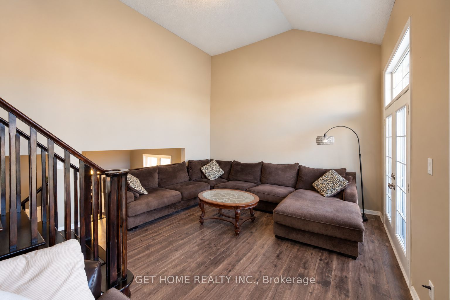 254 Schreyer Crescent
