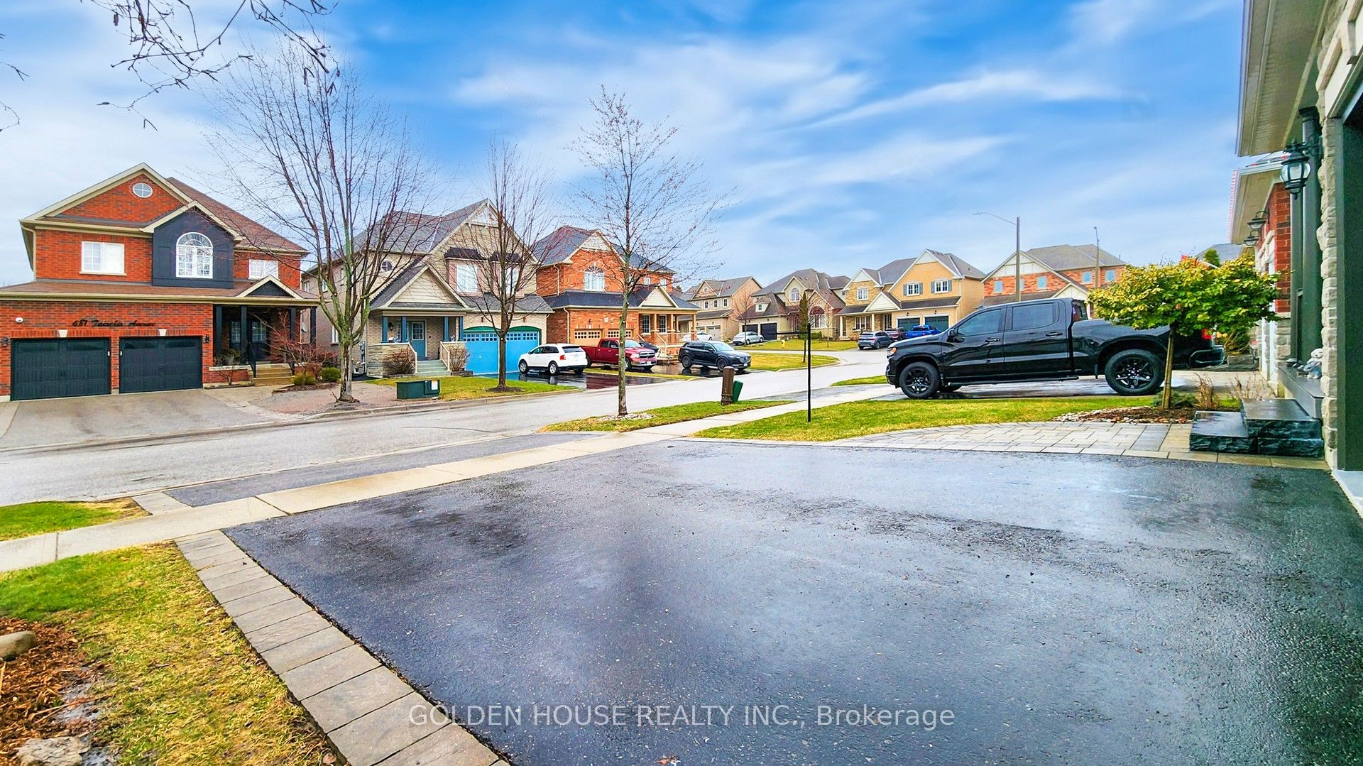 682 Fairglen Avenue