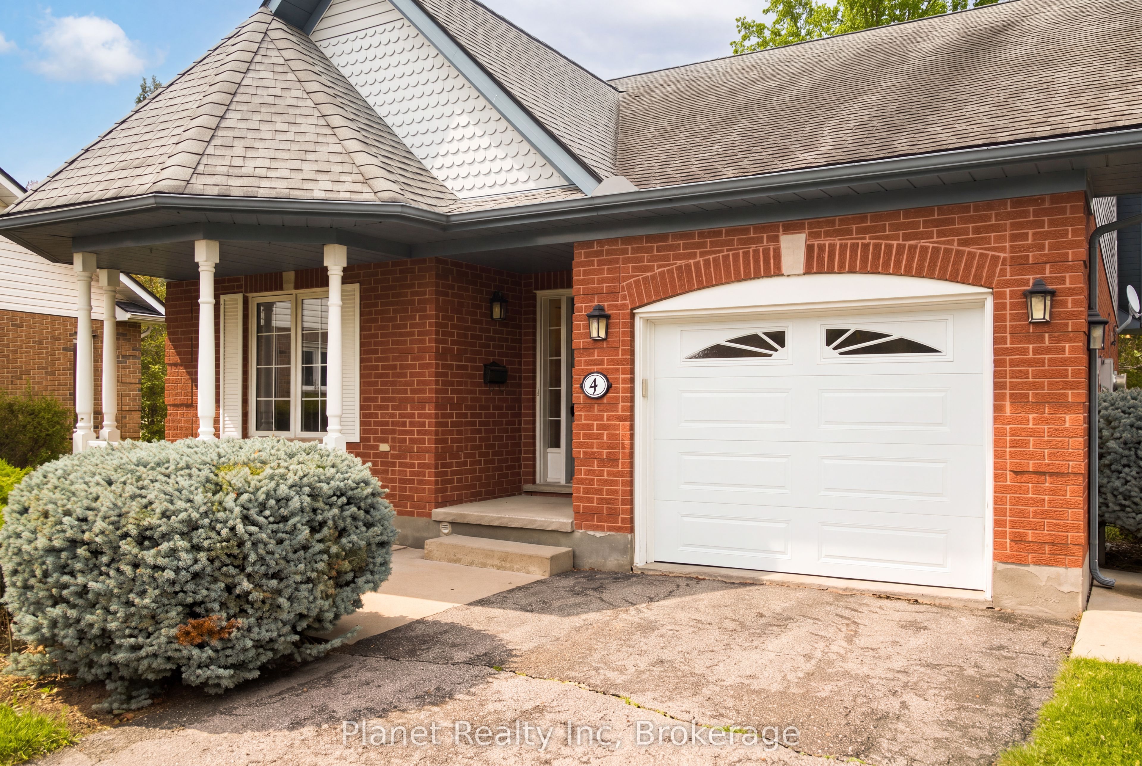 4 Ashcroft Court