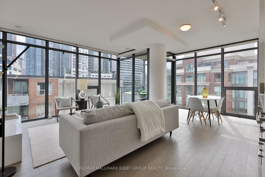 Photo of 15 Beverley Street #710, Toronto, ON M5T 1X8 (MLS # C13762226)
