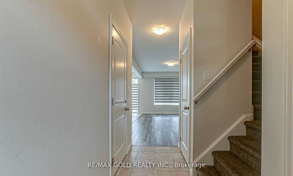 Photo of 222 Links Crescent, Woodstock, ON N4T 0M1 (MLS # X13032834)