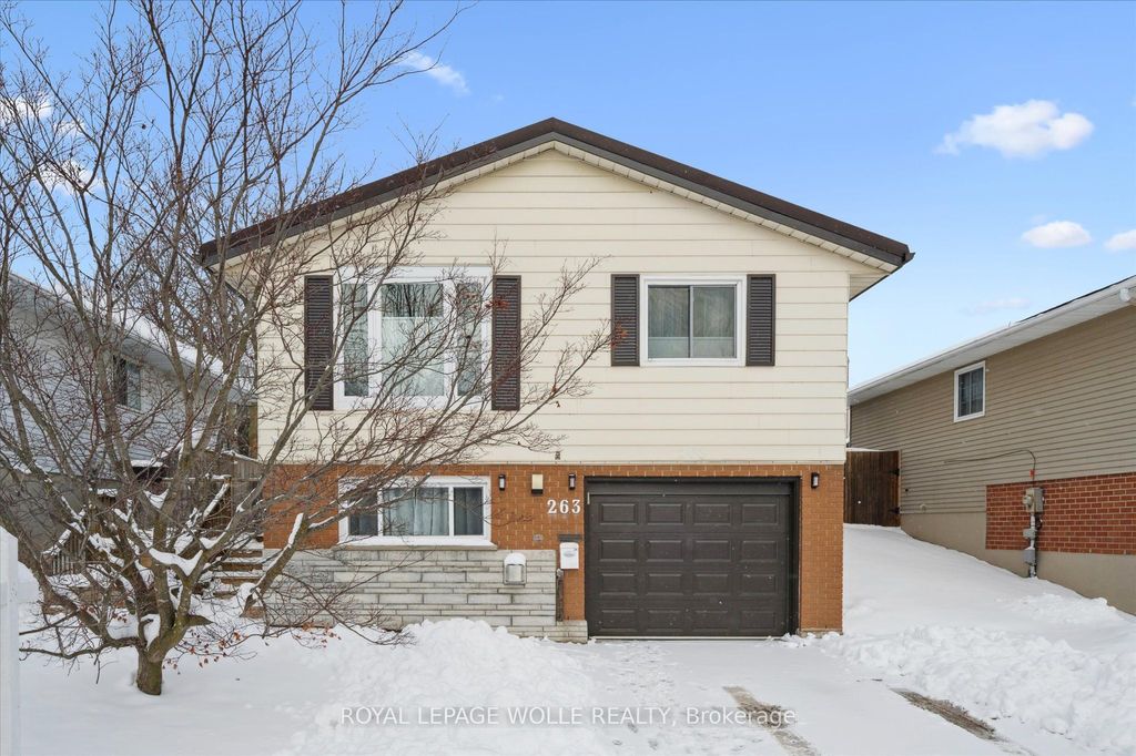 Photo of 263 The Country Way, Kitchener, ON N2E 2V6 (MLS # X12715716)