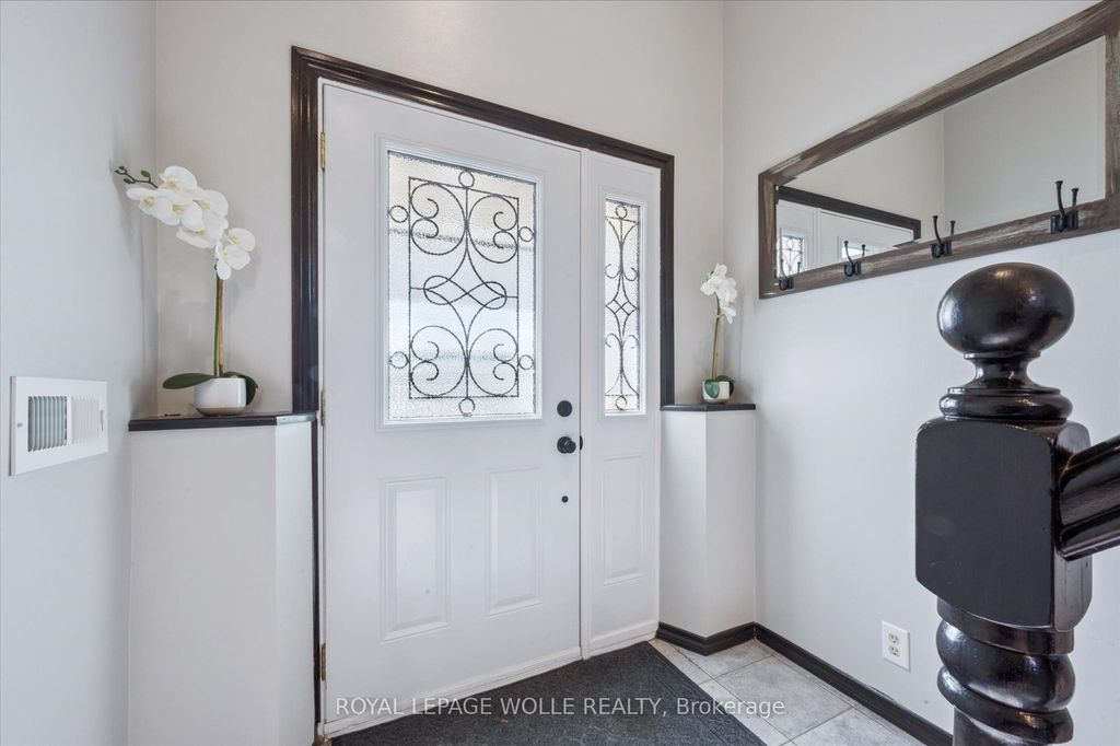 Photo of 263 The Country Way, Kitchener, ON N2E 2V6 (MLS # X12715716)