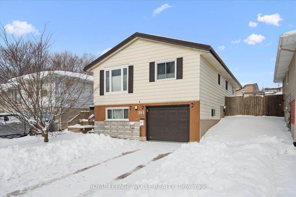 Photo of 263 The Country Way, Kitchener, ON N2E 2V6 (MLS # X12715716)