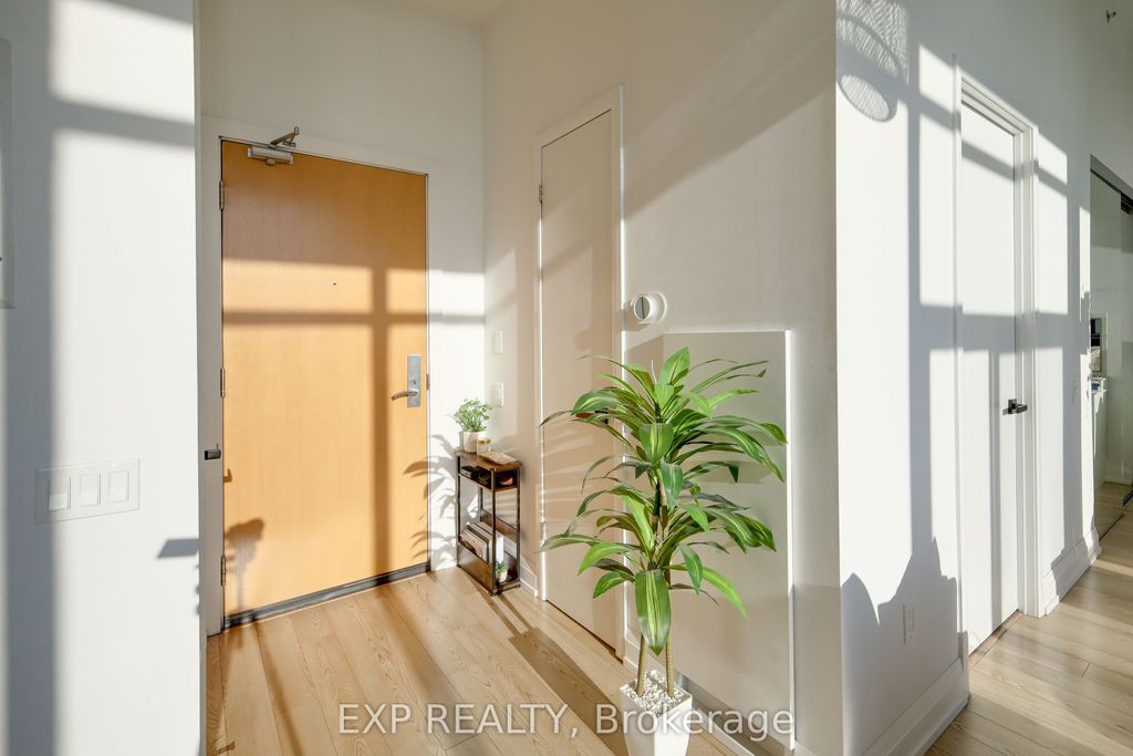 Photo of 375 King Street W N/A #3501, Toronto, ON M5V 1K5 (MLS # C12932174)