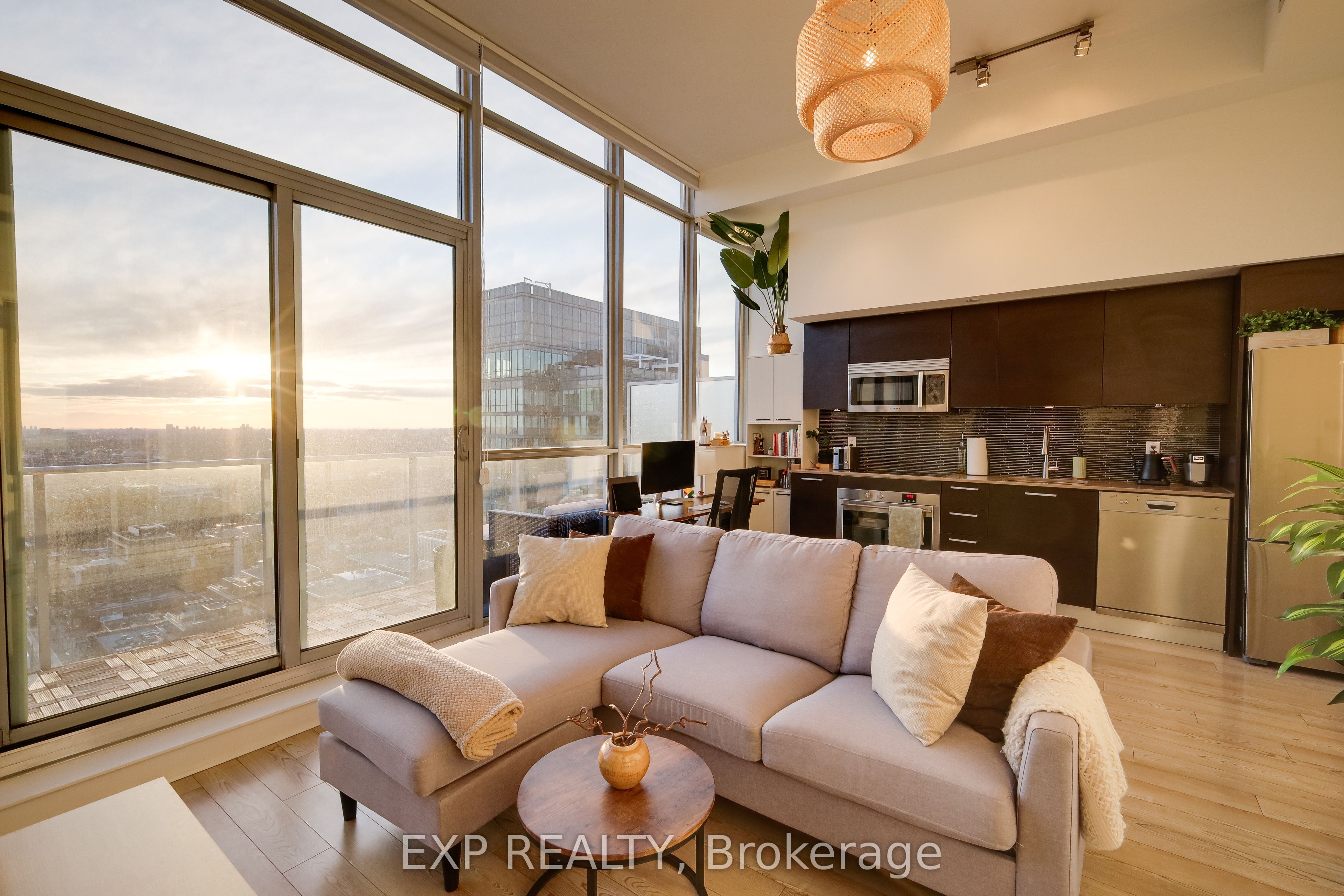 375 King Street W N/A 3501