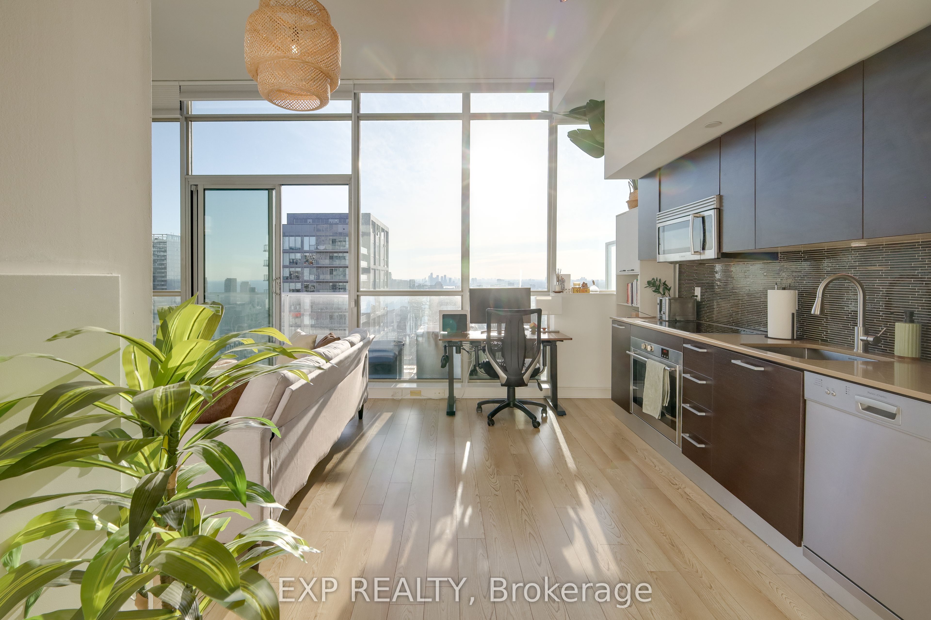 375 King Street W N/A 3501