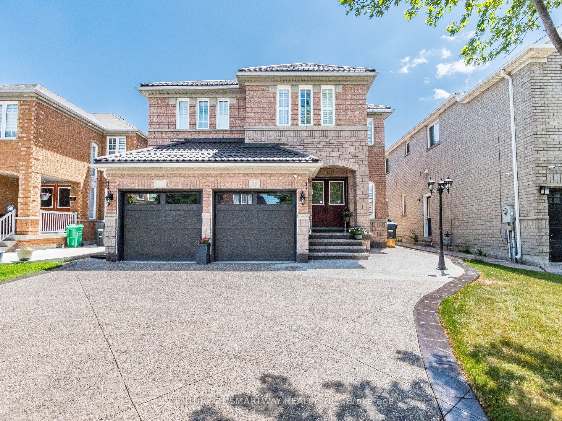38 Bottlebrush Drive