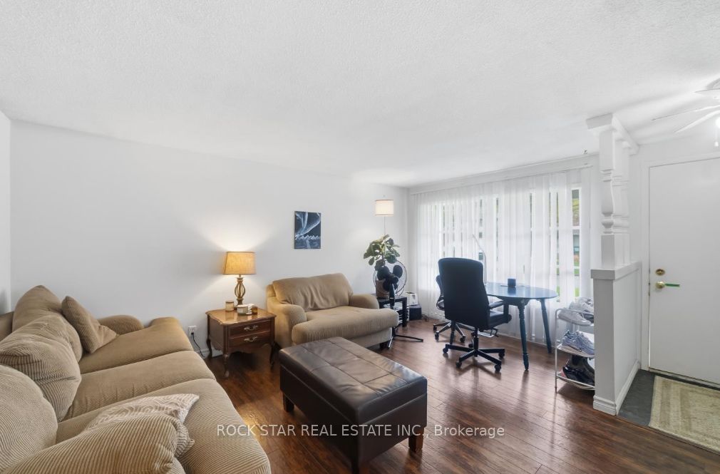 402 Midwood Crescent